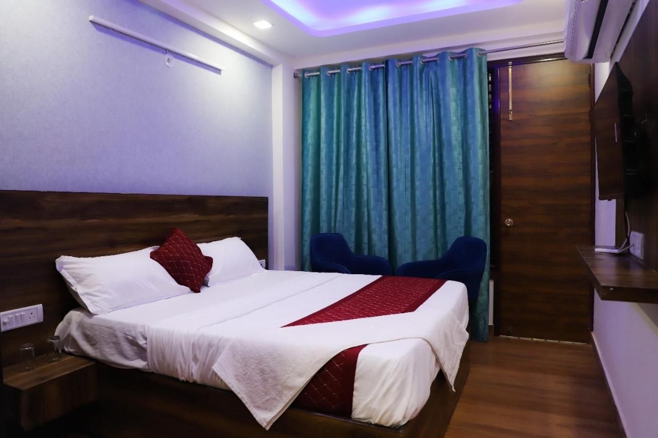 Surya International Bed & Breakfast New Delhi Bagian luar foto