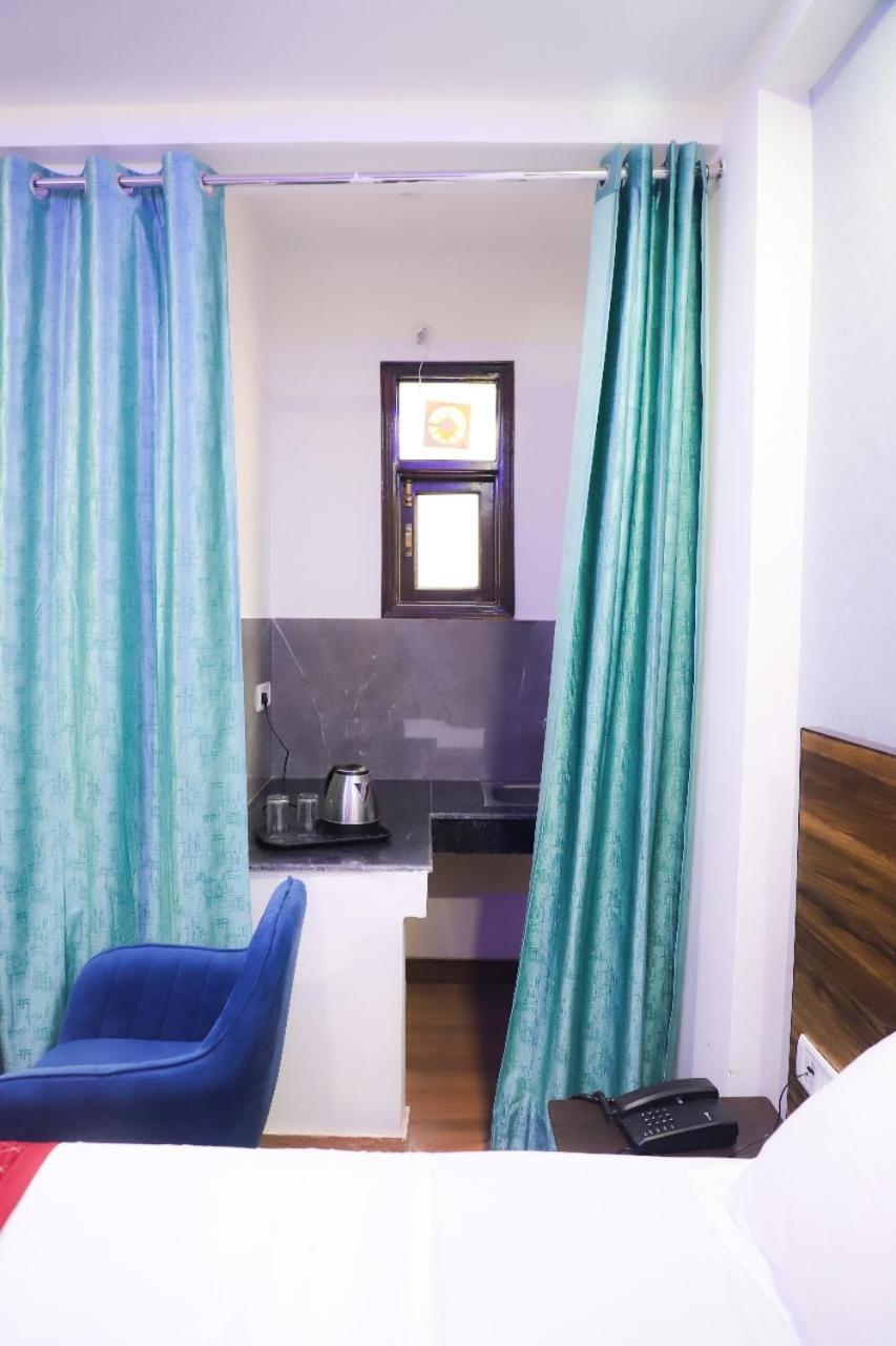 Surya International Bed & Breakfast New Delhi Bagian luar foto