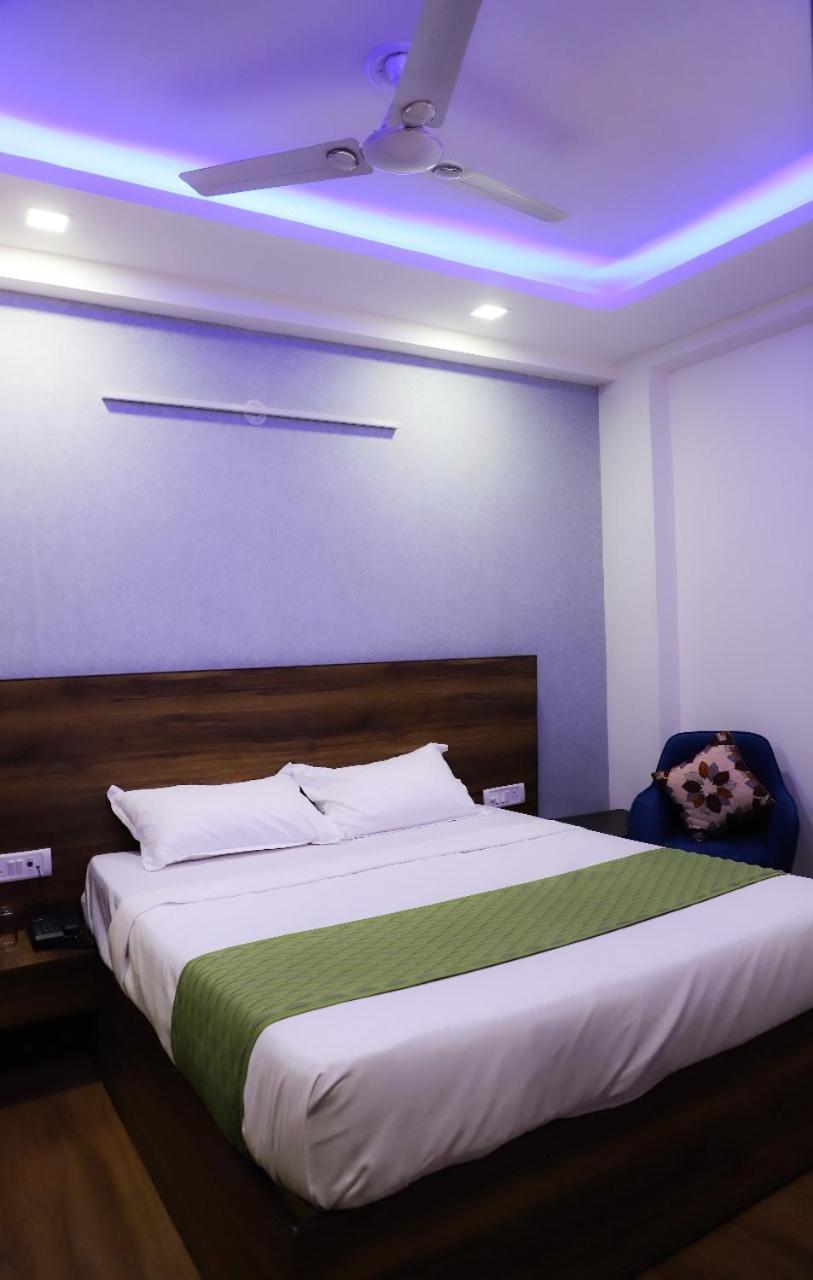Surya International Bed & Breakfast New Delhi Bagian luar foto