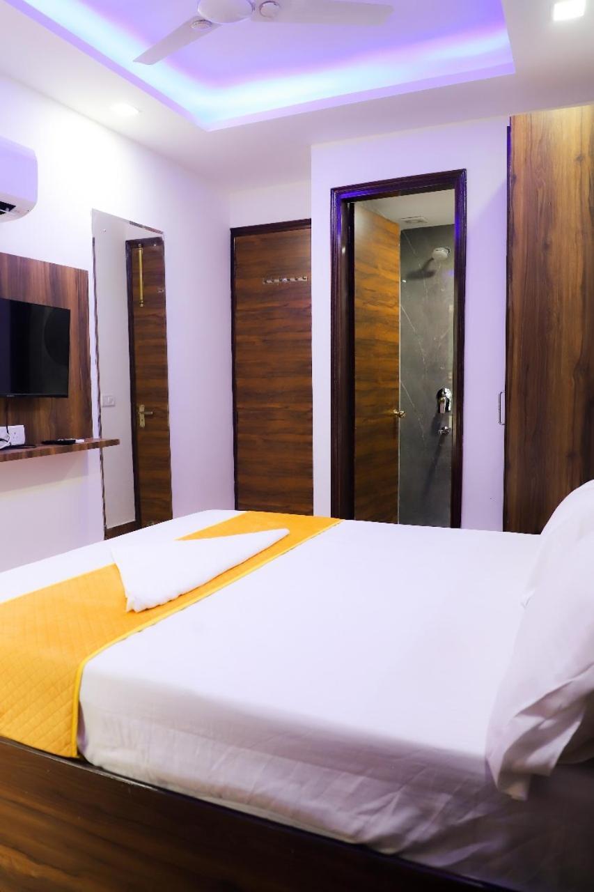 Surya International Bed & Breakfast New Delhi Bagian luar foto