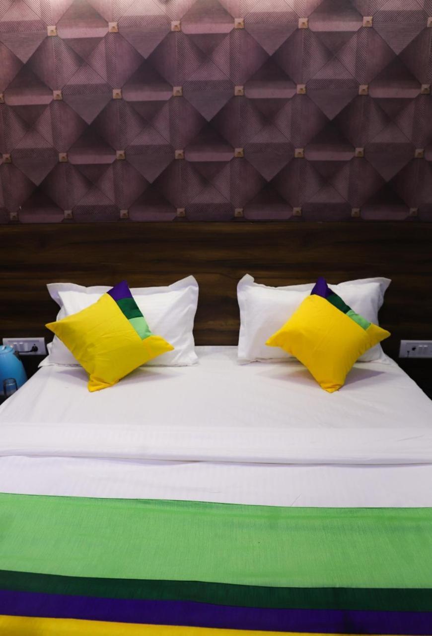 Surya International Bed & Breakfast New Delhi Bagian luar foto