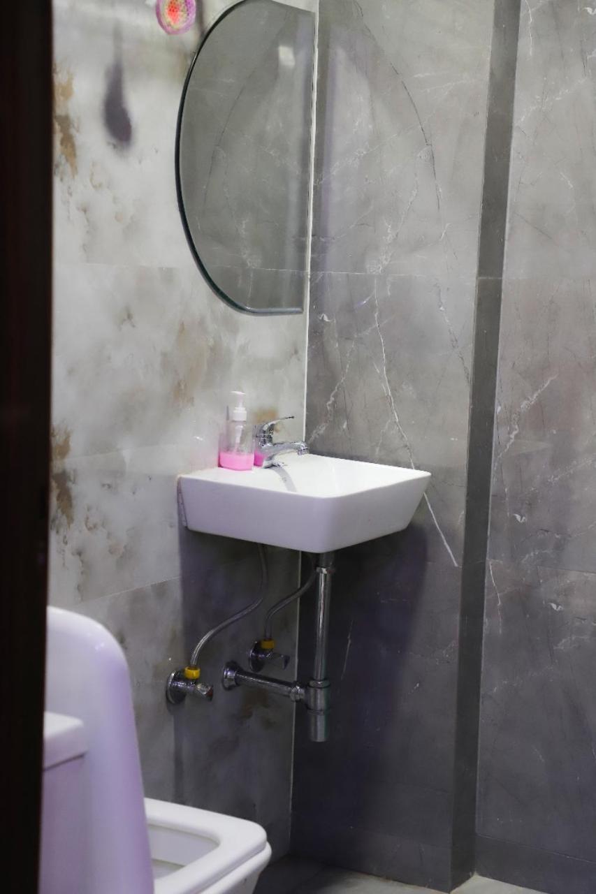 Surya International Bed & Breakfast New Delhi Bagian luar foto