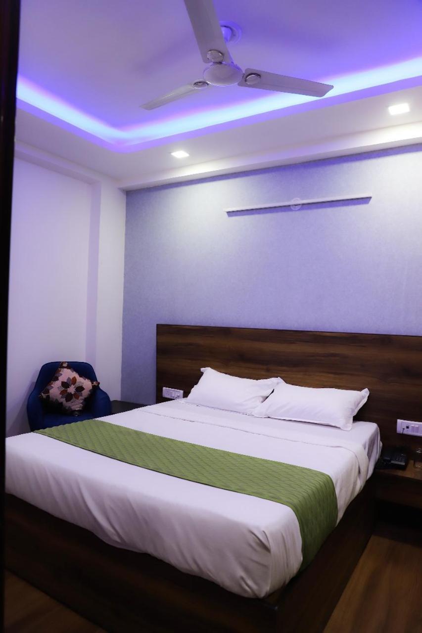 Surya International Bed & Breakfast New Delhi Bagian luar foto