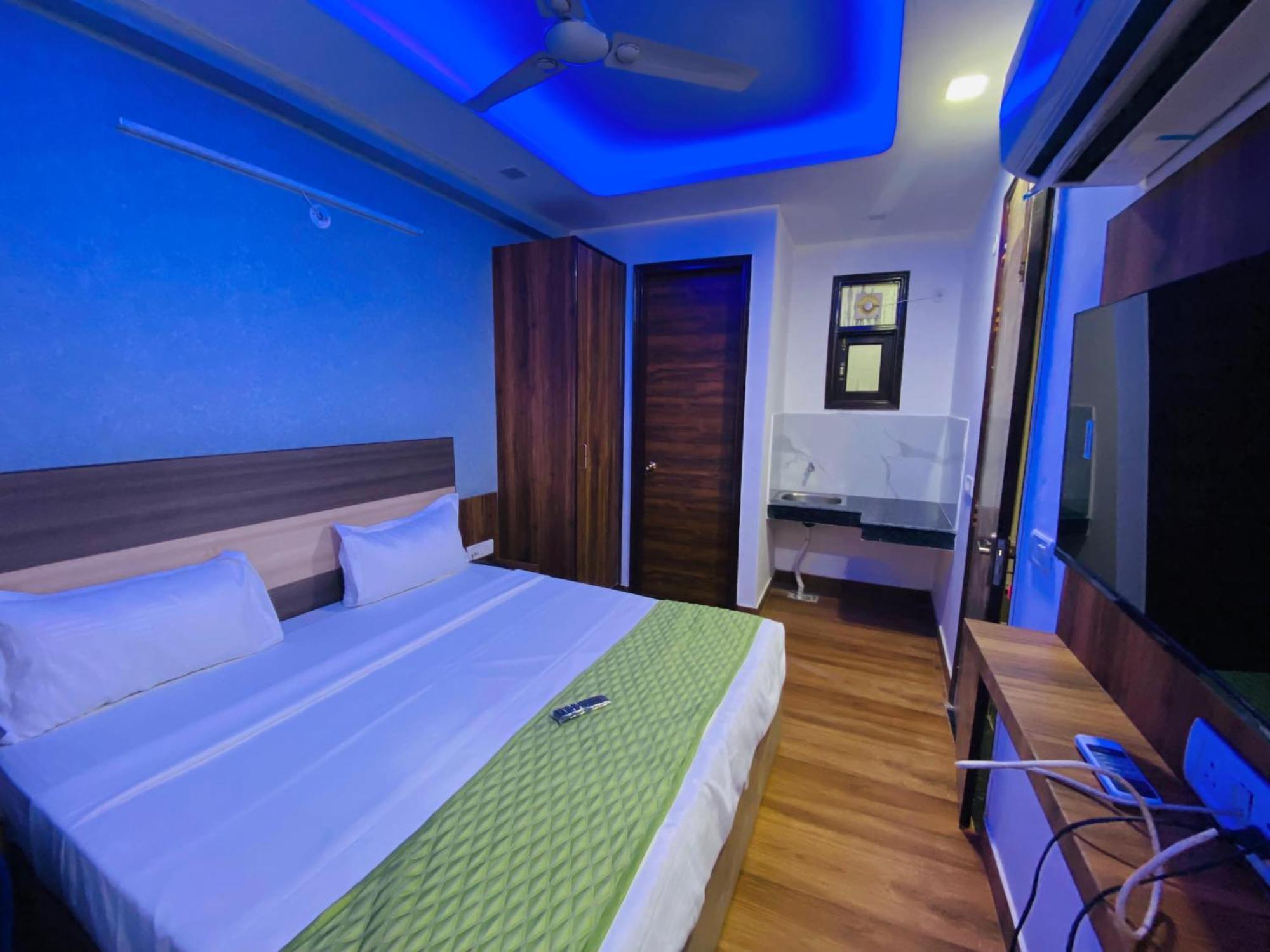 Surya International Bed & Breakfast New Delhi Bagian luar foto
