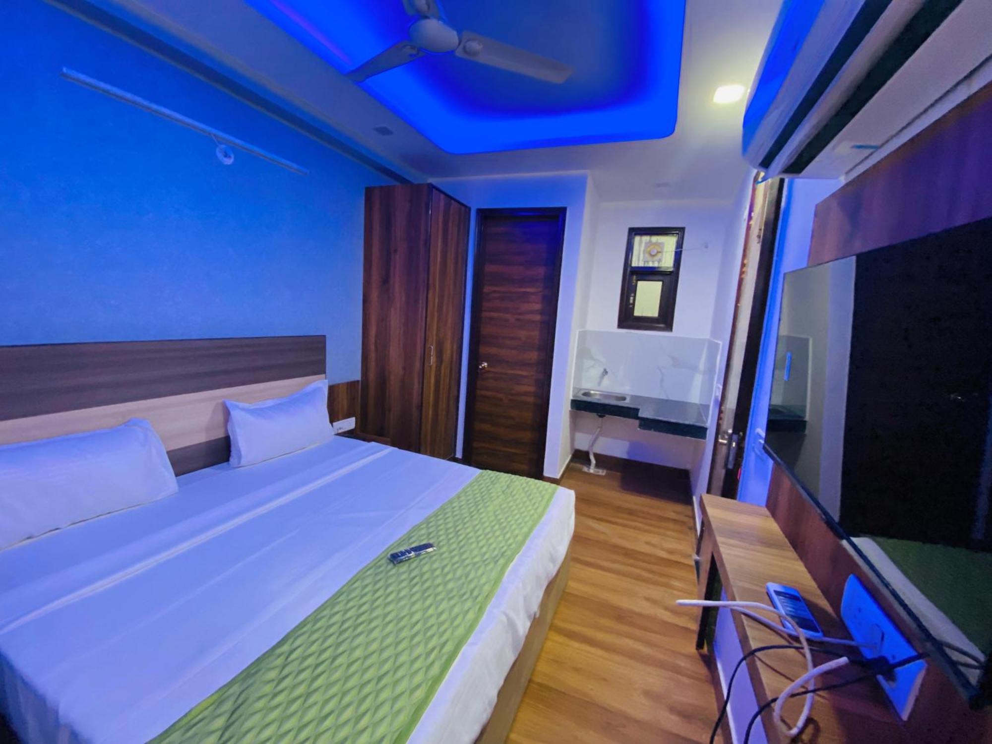 Surya International Bed & Breakfast New Delhi Bagian luar foto