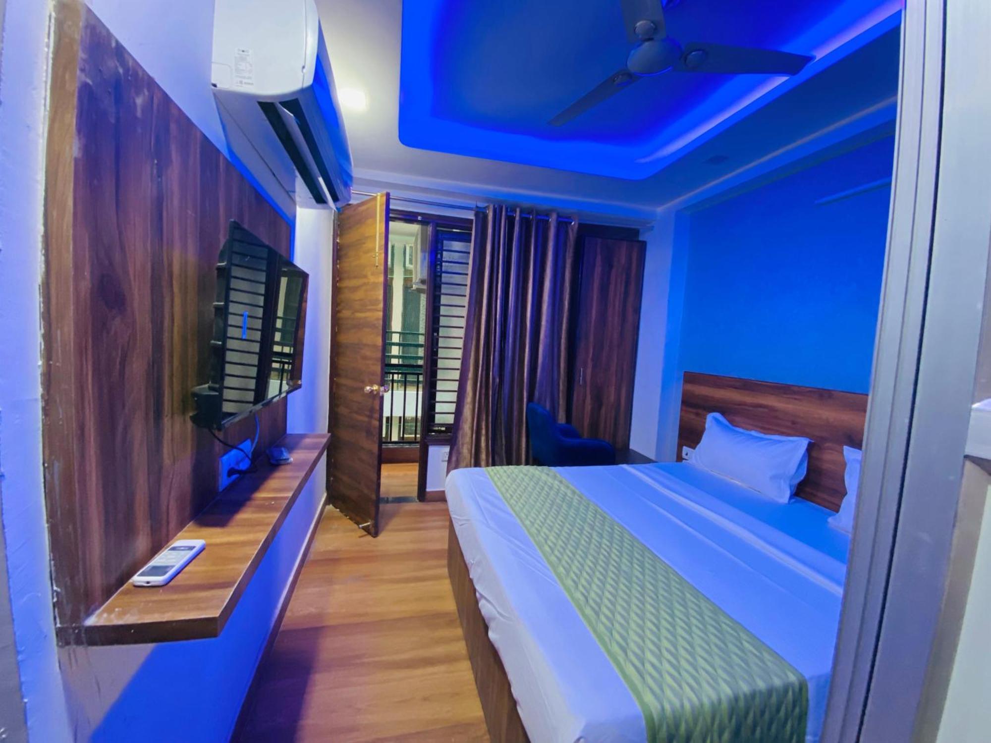 Surya International Bed & Breakfast New Delhi Bagian luar foto