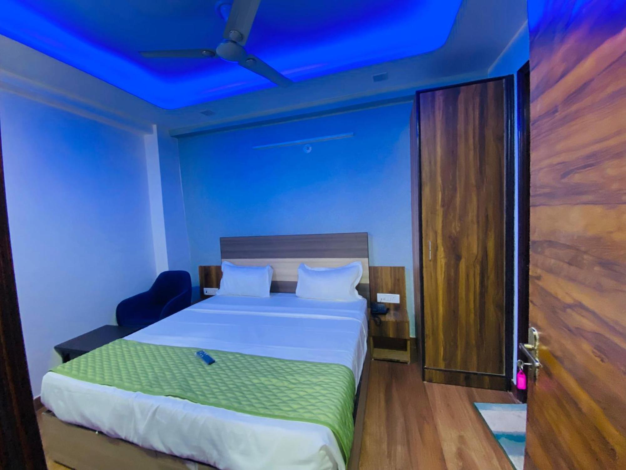 Surya International Bed & Breakfast New Delhi Bagian luar foto