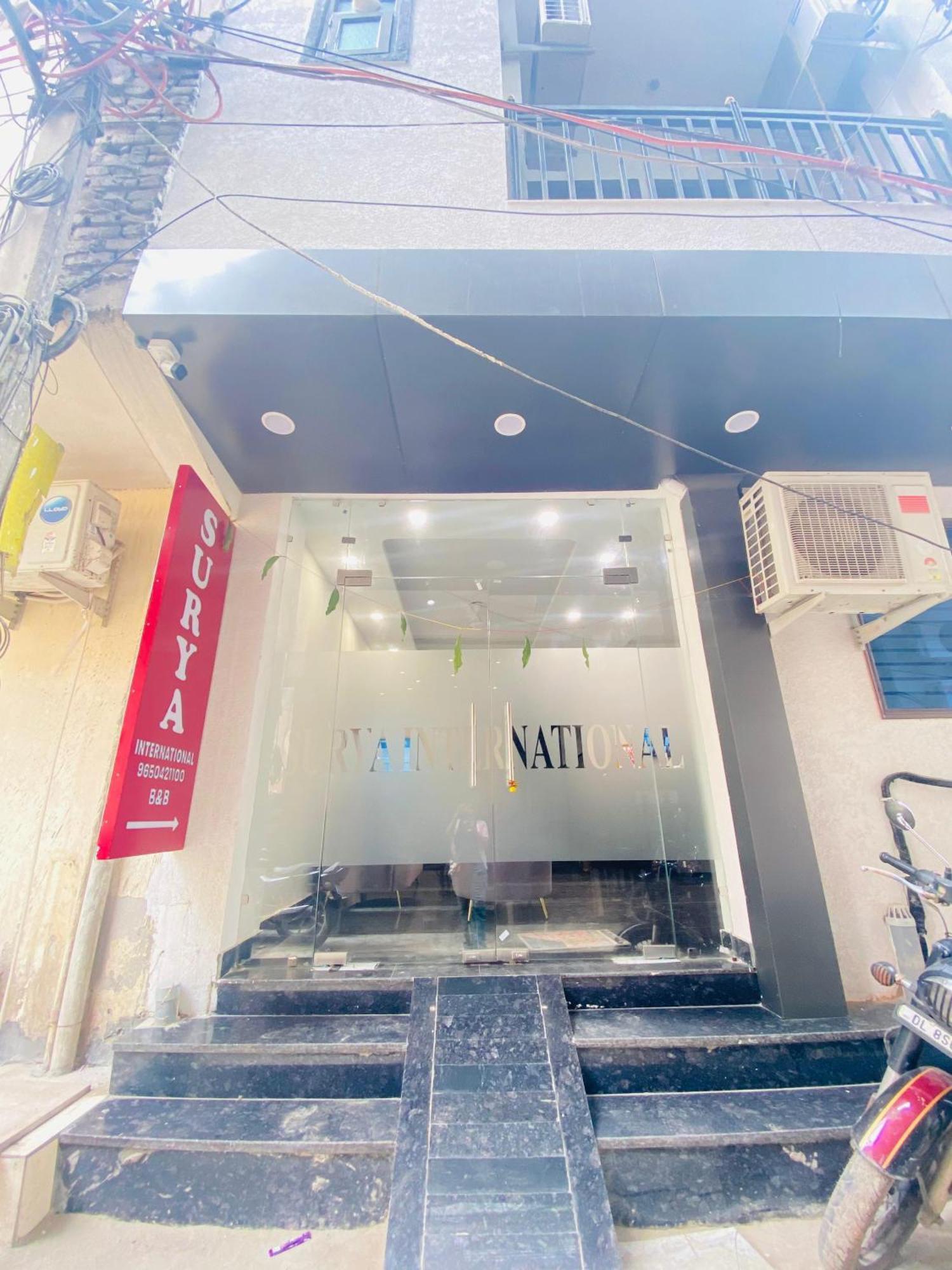 Surya International Bed & Breakfast New Delhi Bagian luar foto
